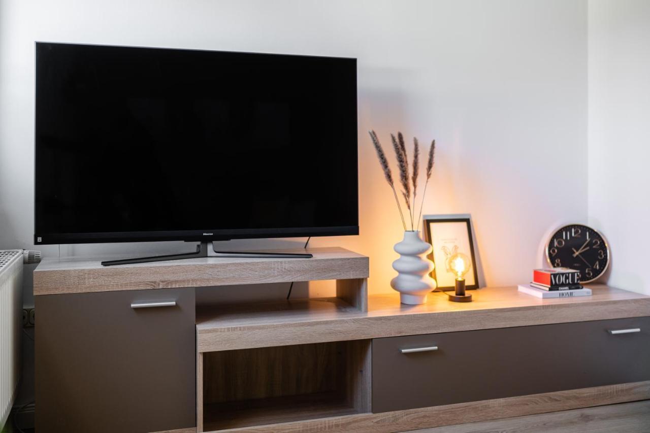 Vivid - Ideal Fuer 4 - Strandnaehe Mit 2 Terrassen - 2 Sz & Wz Varel Exterior photo